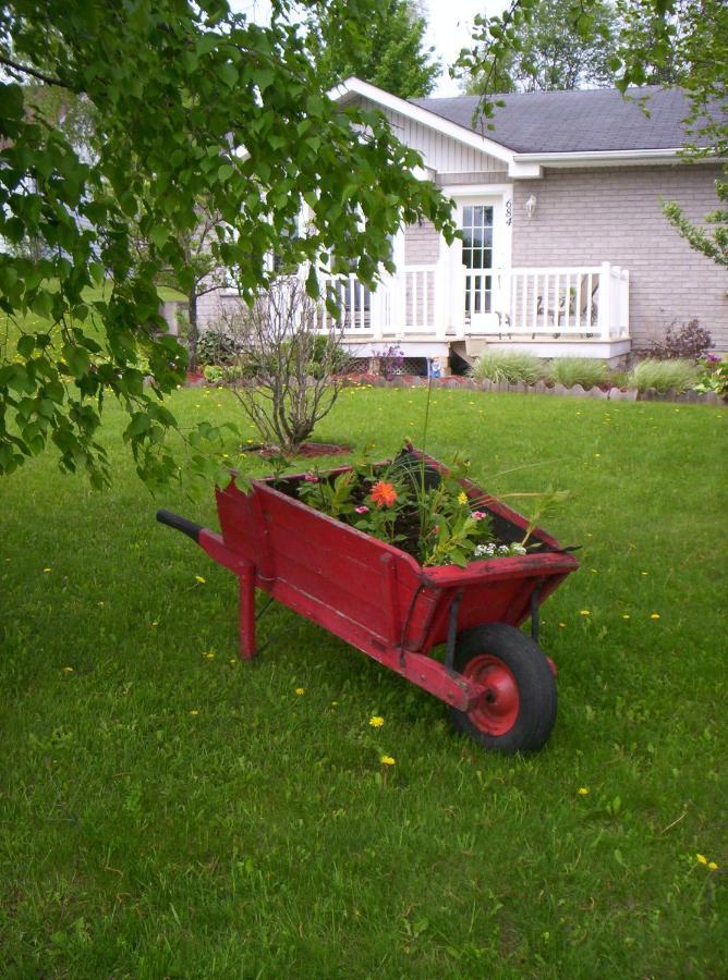 Gite Au P'Tit Bonheur B&B Coaticook Kültér fotó